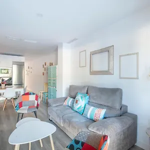 Casa Valentina: Confort Y Luz En Centro Sevilla